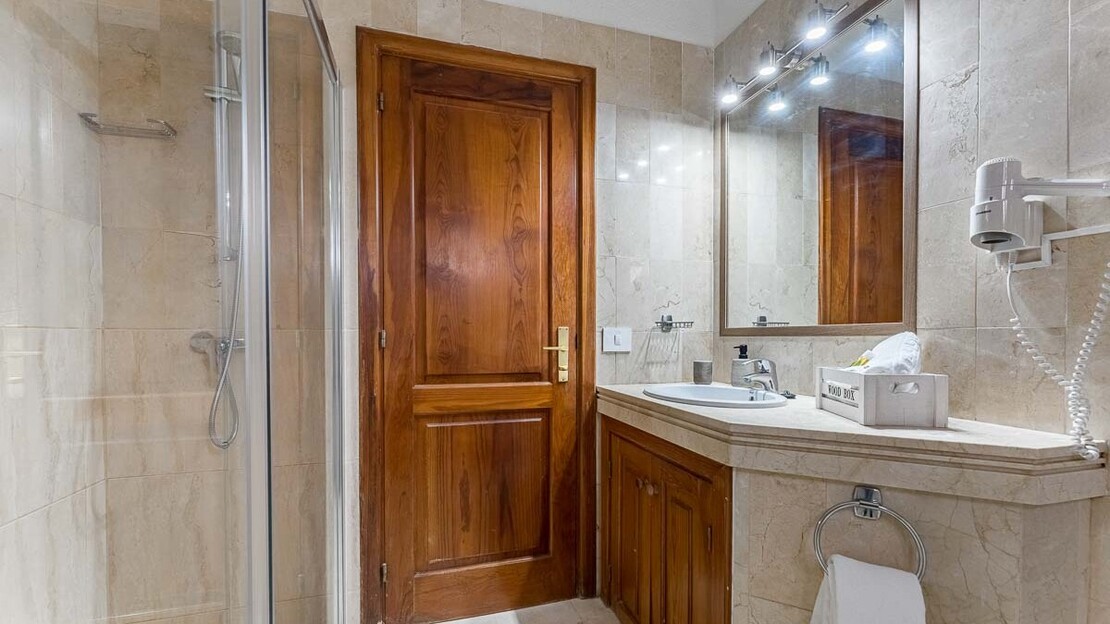 Klayman Olivina Aparthotel